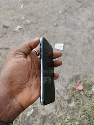 Apple iPhone X 64 GB White