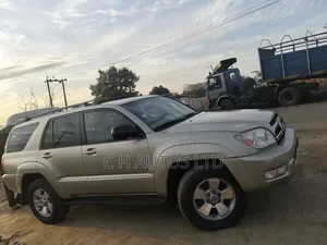 Toyota 4-Runner Limited 4x4 V6 2006 Gold