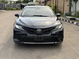 Toyota Camry XSE FWD (2.5L 4cyl 8AM) 2018 Black