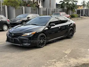 Toyota Camry XSE FWD (2.5L 4cyl 8AM) 2018 Black