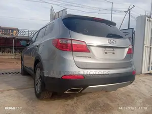 Hyundai Santa Fe Limited 4dr SUV AWD (3.3L 6cyl 6A) 2015 Gray