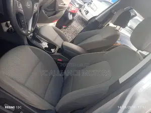 Hyundai Santa Fe Limited 4dr SUV AWD (3.3L 6cyl 6A) 2015 Gray