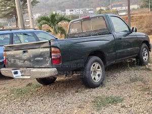 Toyota Tacoma 2001 Green