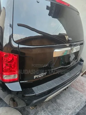 Honda Pilot Touring w/RES/Navi FWD (3.5L 6cyl 5A) 2010 Black
