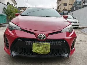 Toyota Corolla SE (1.8L 4cyl 6M) 2018 Red
