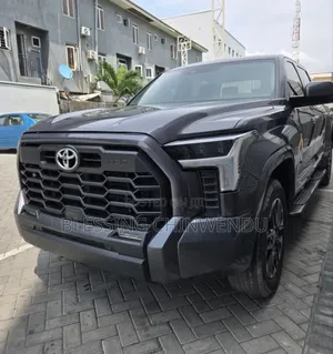 Toyota Tundra Limited CrewMax 5.5' Bed 2024 Gray