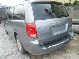 Dodge Caravan 2012 Blue