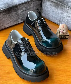 Original Stock Blue Shinning Leather With Catapilar Sol