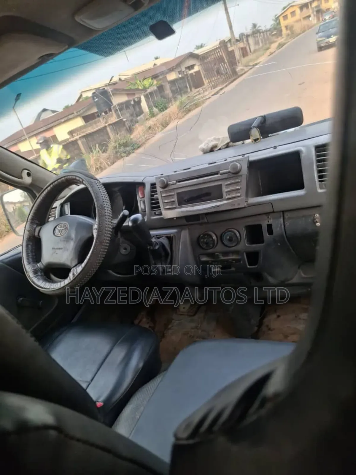 Toyota HiAce 2004 White