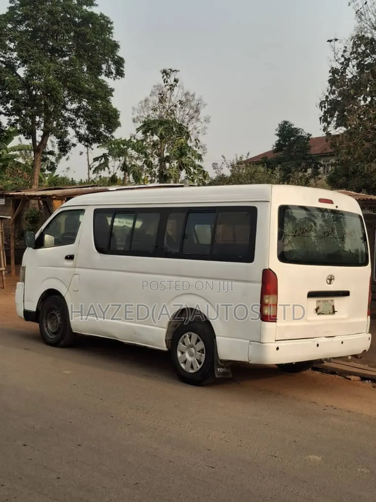 Toyota HiAce 2004 White