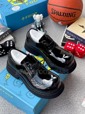 Original Stock Shinning Leather Shoe Black With Catapilar Sole