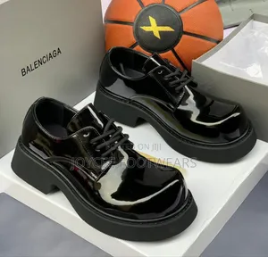 Original Stock Shinning Leather Shoe Black With Catapilar Sole