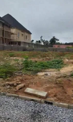 Plot for Sale in an Estate Size: 750sqm.