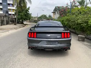 Ford Mustang GT Premium Fastback 2017 Gray