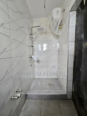 3bdrm Apartment in Soluyi for sale