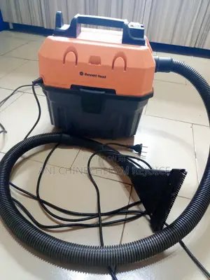 Vacuum Cleaner With Blower