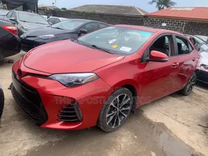 Toyota Corolla XSE (1.8L 4cyl 2A) 2018 Red