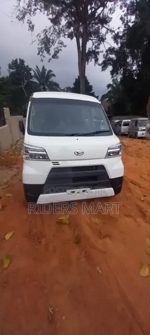 Daihatsu Hijet 2025 White