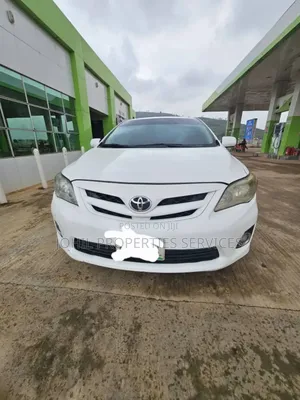 Toyota Corolla LE 4dr Sedan (1.8L 4cyl 4A) 2013 Red