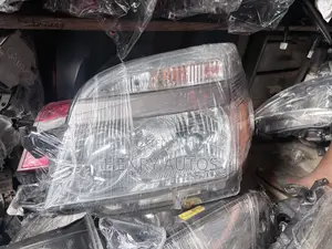 Set Headlights Noah
