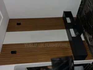 Tv Console 7/10