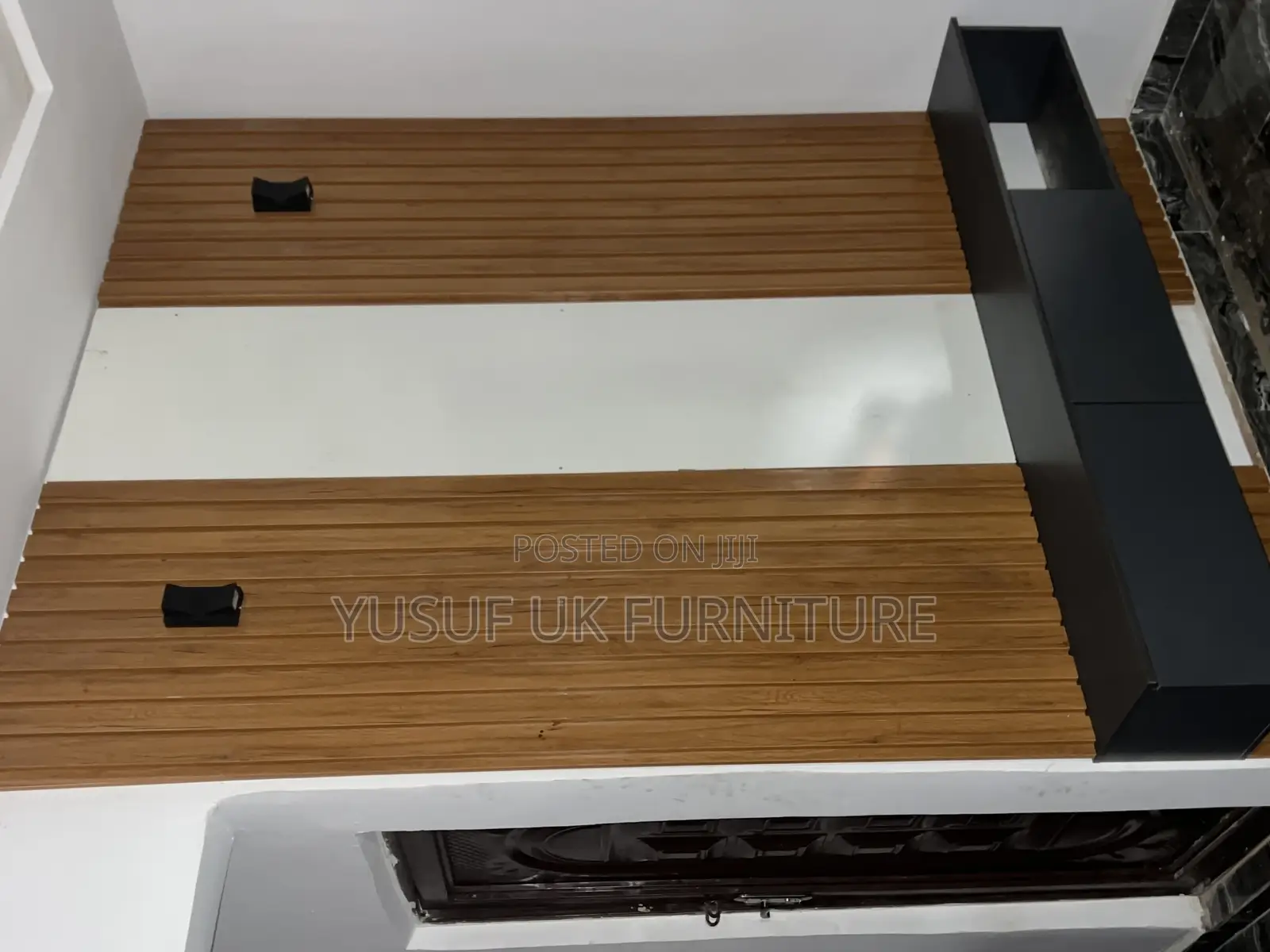 Tv Console 7/10