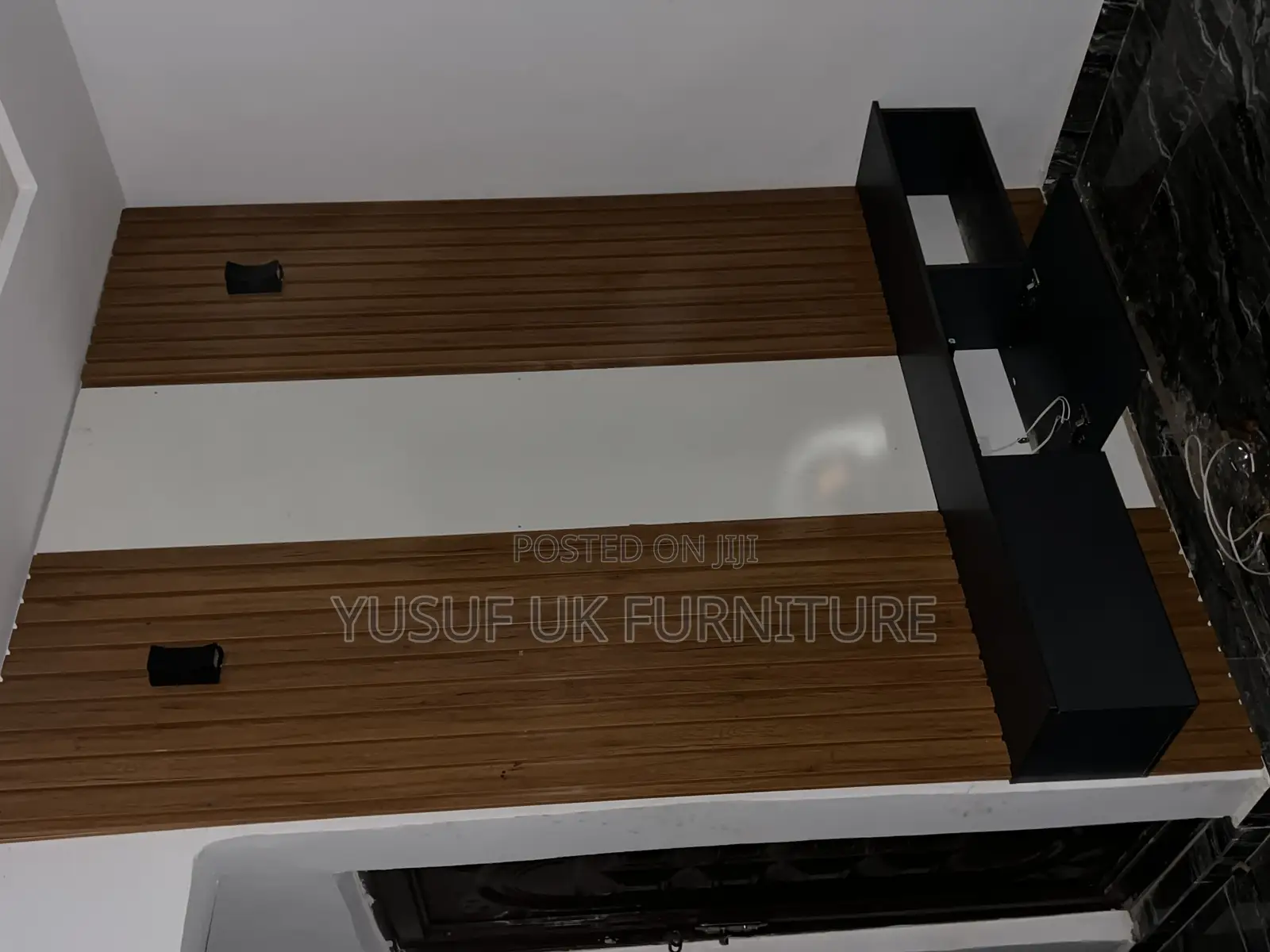 Tv Console 7/10