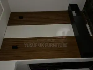 Tv Console 7/10
