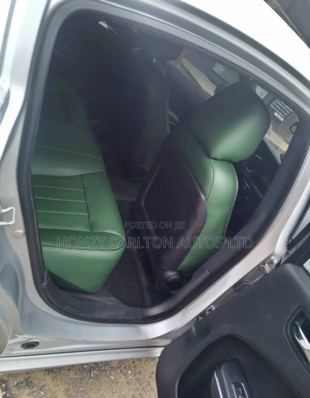 Dodge Challenger SXT 2012 Silver