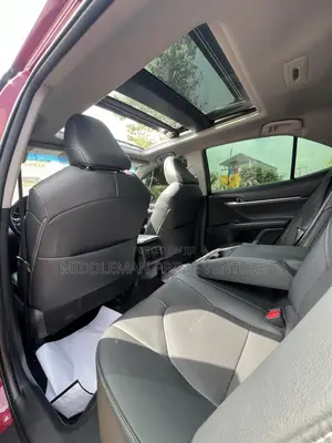 Toyota Camry XSE (2.5L 4cyl 8A) 2019 Red