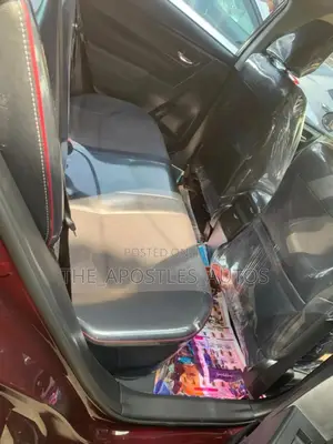 Toyota Corolla XSE (1.8L 4cyl 2A) 2018 Red
