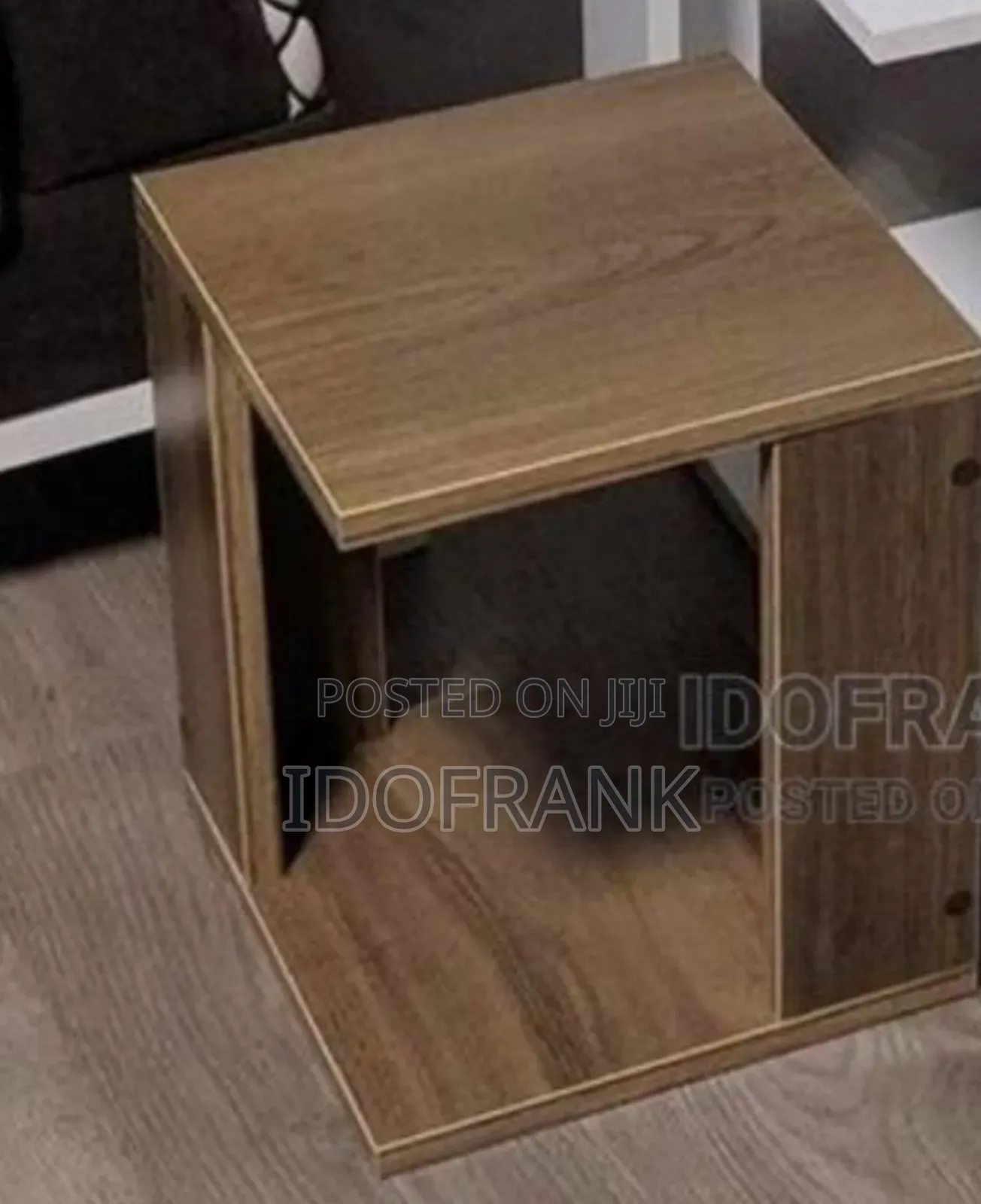 Oakwood Side Stool