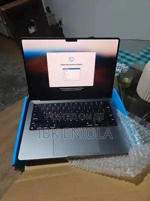 Laptop Apple MacBook Pro 8GB Apple M3 SSD 512GB