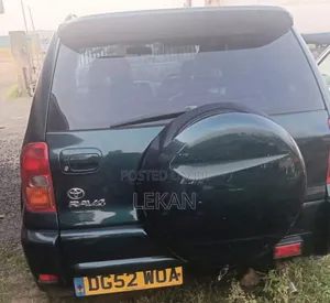 Toyota RAV4 2005 Green