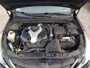 Hyundai Sonata SE 2.0T Sedan FWD (2.0L 4cyl 6A) 2012 Black