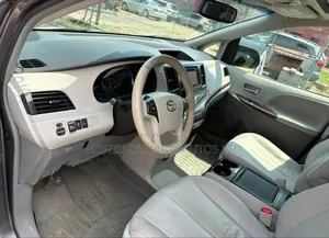 Toyota Sienna 2014 Gray