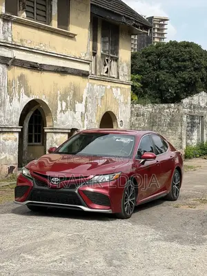 Toyota Camry SE FWD 2020 Burgundy