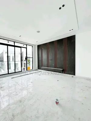 6bdrm Duplex in Osapa london for sale