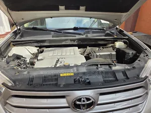 Toyota Highlander Limited 2012 White