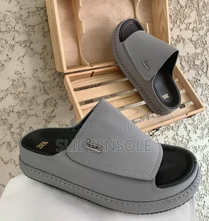Zara Branded Men’S Palm Slippers – Stylish Comfortable