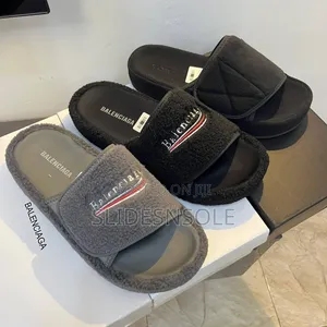 Yeezy Season 7 Nylon Slippers – Trendy Comfortable