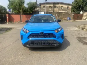 Toyota RAV4 LE 2022 Blue