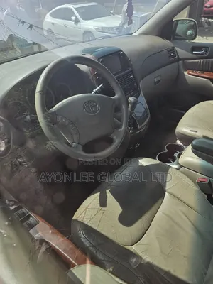 Toyota Sienna XLE AWD (3.3L V6 5A) 2004 Gold