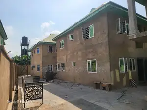 3bdrm Apartment in Adeniji Estate, Apata for rent