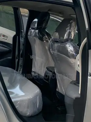 Toyota Corolla LE (1.8L 4cyl 2A) 2019 Silver