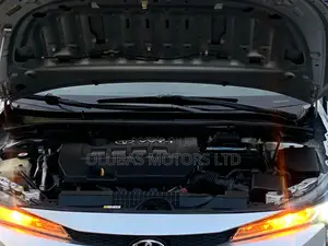 Toyota Corolla LE (1.8L 4cyl 2A) 2019 Silver