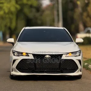 Toyota Avalon Limited (3.5L 6cyl 6A) 2018 White