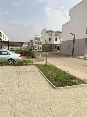 5bdrm Townhouse/Terrace in Jahi for sale