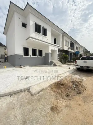 4bdrm Townhouse/Terrace in Karmo for sale