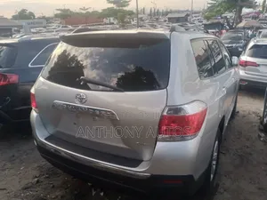 Toyota Highlander Limited 2012 Silver